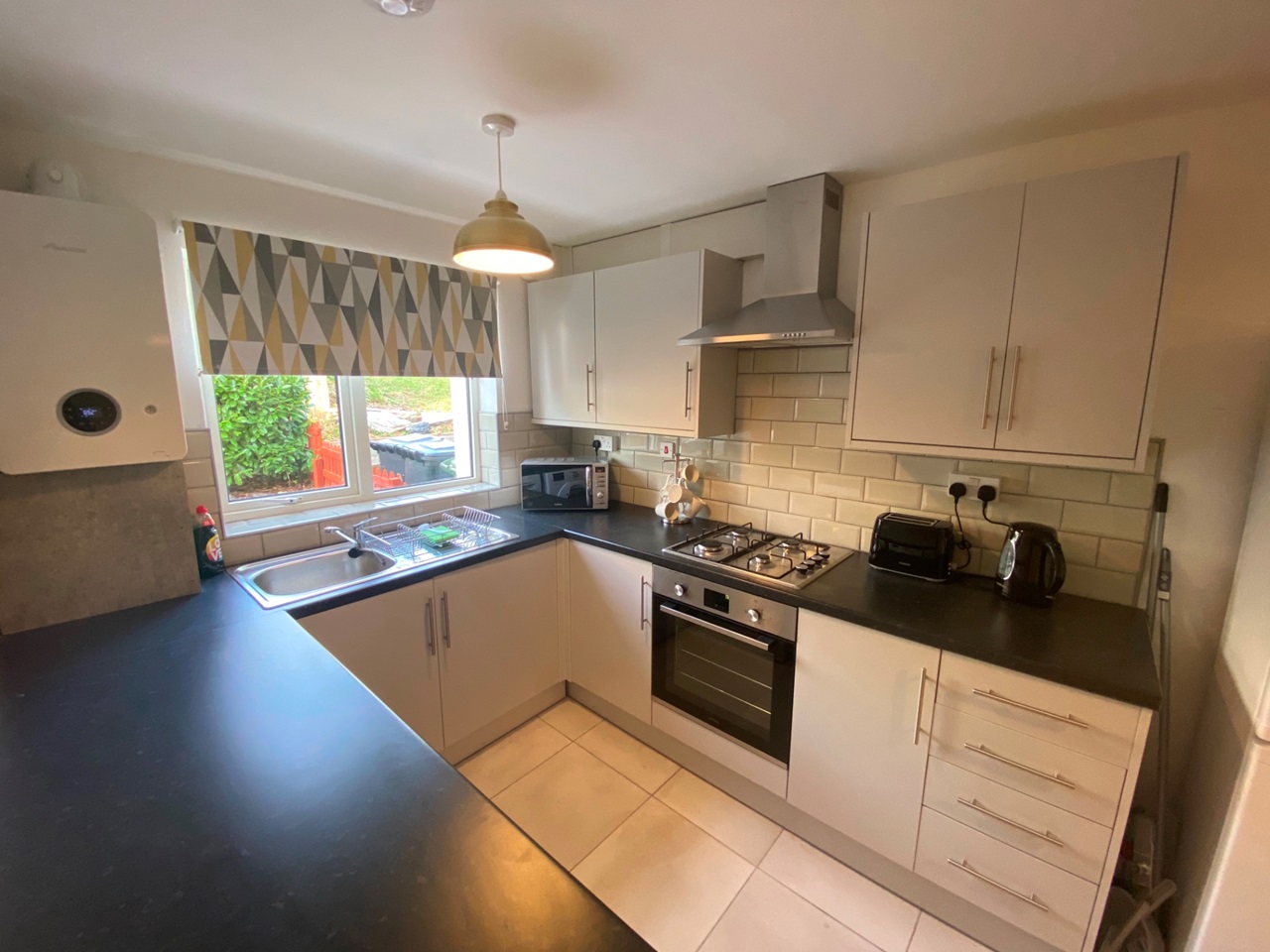 Redditch Room in a Shared House, Rushock Close, B98 To Rent Now for