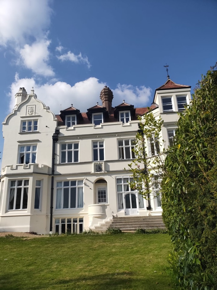 Ashurst Wood, East Grinstead 1 Bed Flat, The Abbey, RH19 To Rent