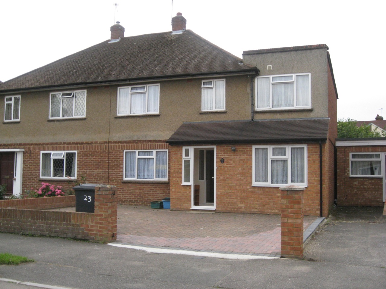 Egham 6 Bed SemiDetached House, The Crescent, TW20 To Rent Now for