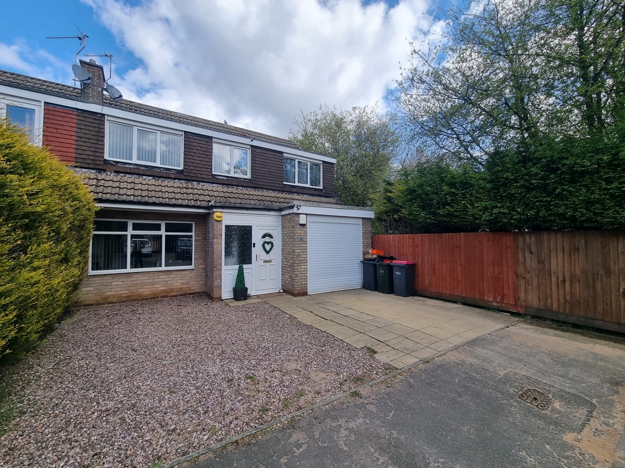 North Anston, Sheffield 4 Bed SemiDetached House, Ambleside Walk