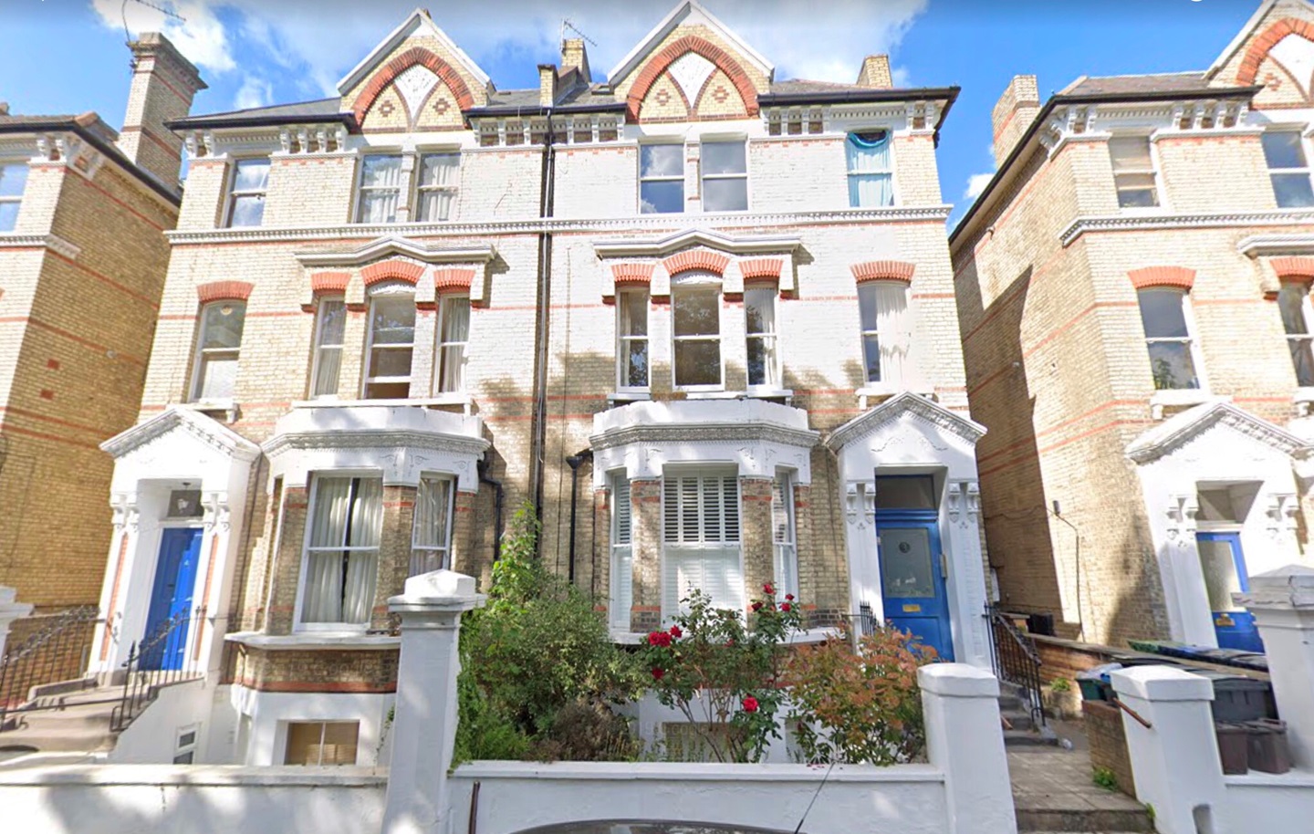 Surbiton Studio Flat, St. Andrews Square, KT6 To Rent Now for £900.