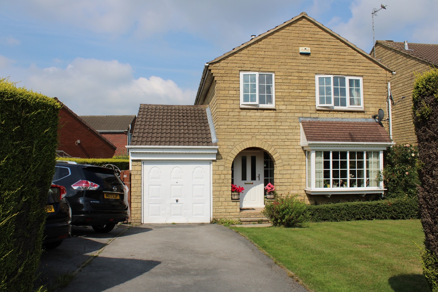 Leeds 4 Bed Detached House, Oakdene Drive, LS17 To Rent Now for £