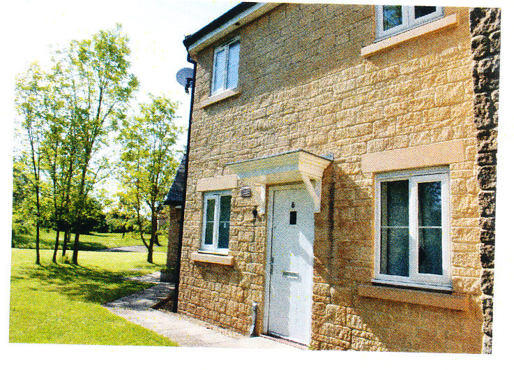Cleeve, Cheltenham 2 Bed Flat, Bluebell Court, GL52 To Rent