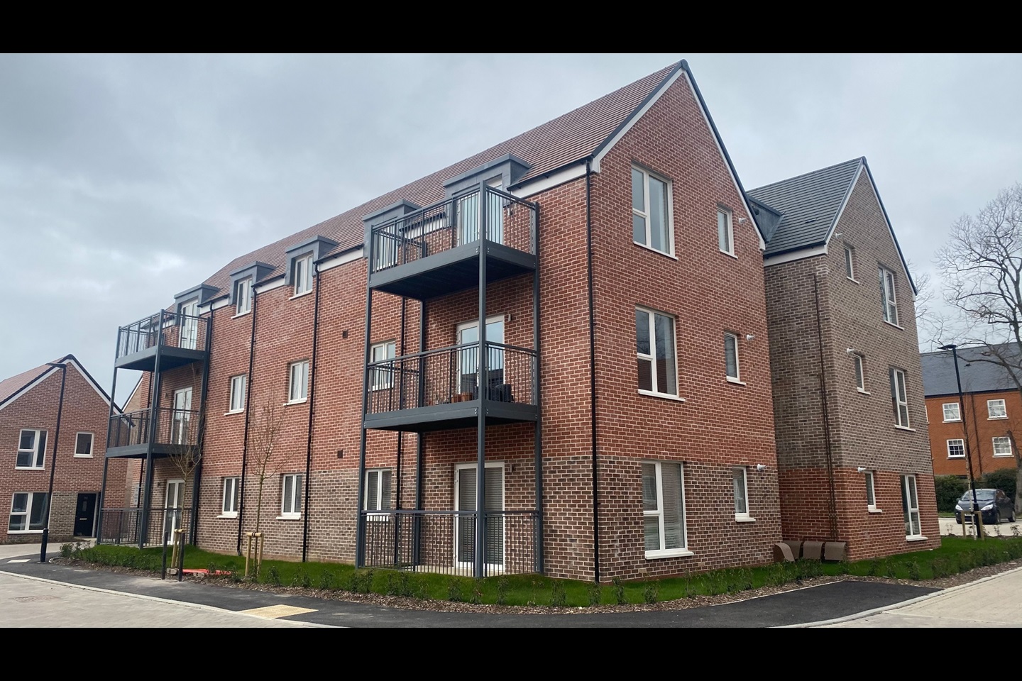 Chichester 2 Bed Flat, Anna Sewell Way, PO19 To Rent Now for £1,150