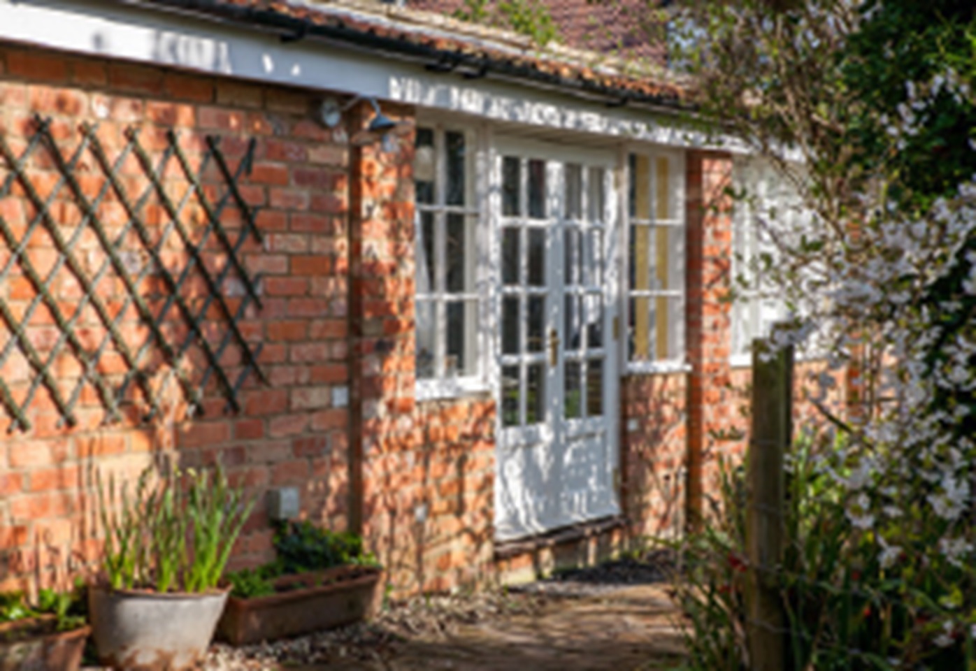 Holt, Trowbridge Studio Flat, Leigh Road, BA14 To Rent Now for £750