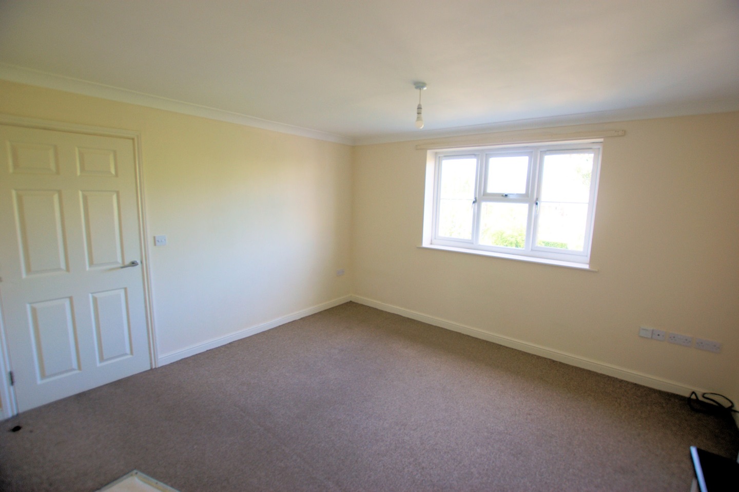 Fareham 2 Bed Flat, Laburnum Road, PO16 To Rent Now for £895.00 p/m