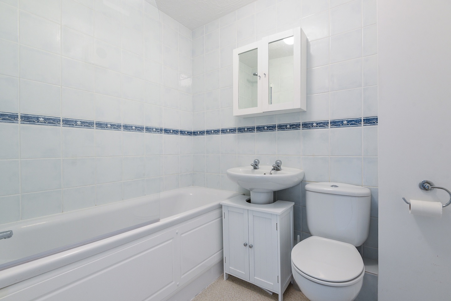 HenleyOnThames 1 Bed Flat, Tilebarn Close, RG9 To Rent Now for £