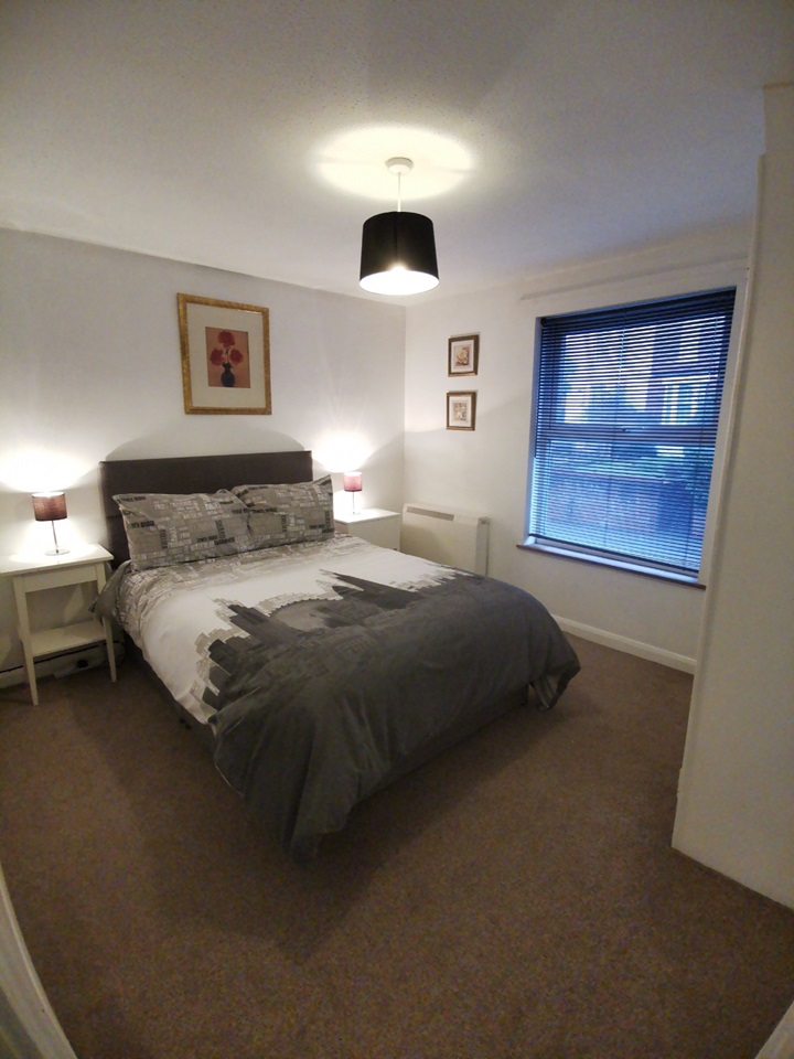 High 1 Bed Flat, Totteridge Road, HP13 To Rent Now for £900