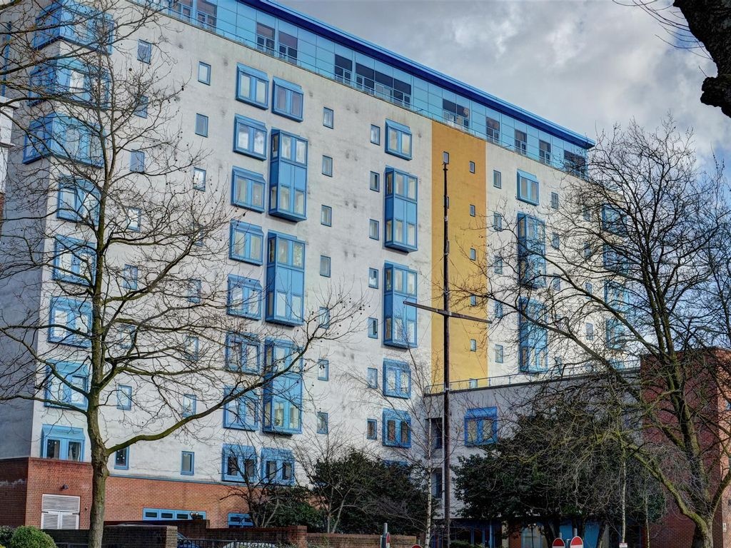 Norbury 2 Bed Flat, Solent Court, SW16 To Rent Now for £1,400.00 p/m