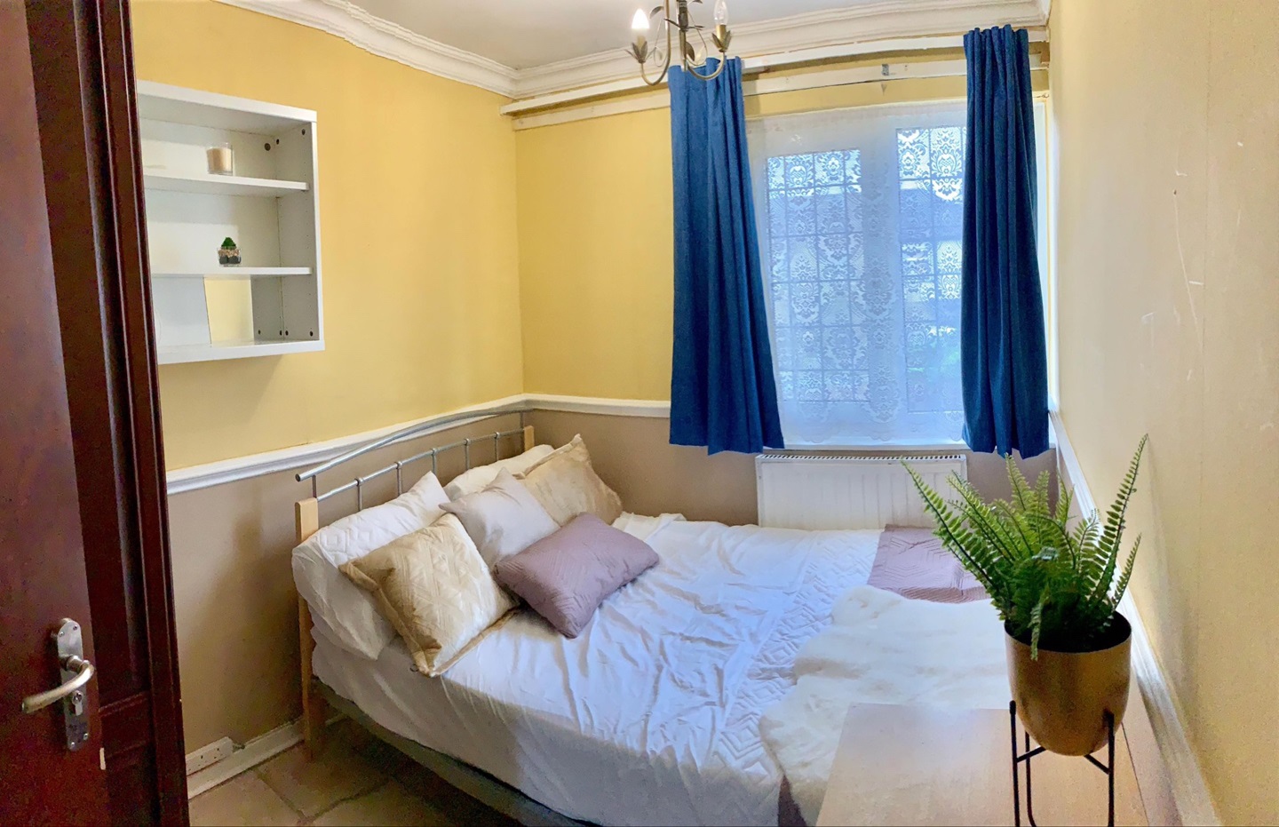 London Room in a Shared House, Mortlake Road, E16 To Rent Now for £