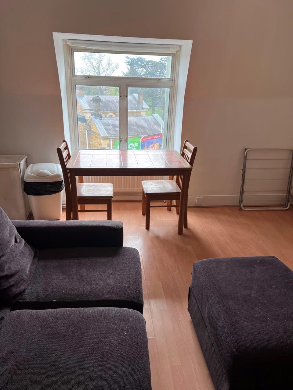 London 1 Bed Flat, Friern Road, N11 To Rent Now for £1,300.