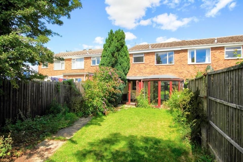 Histon, Cambridge 3 Bed SemiDetached House, Parlour Close, CB24 To