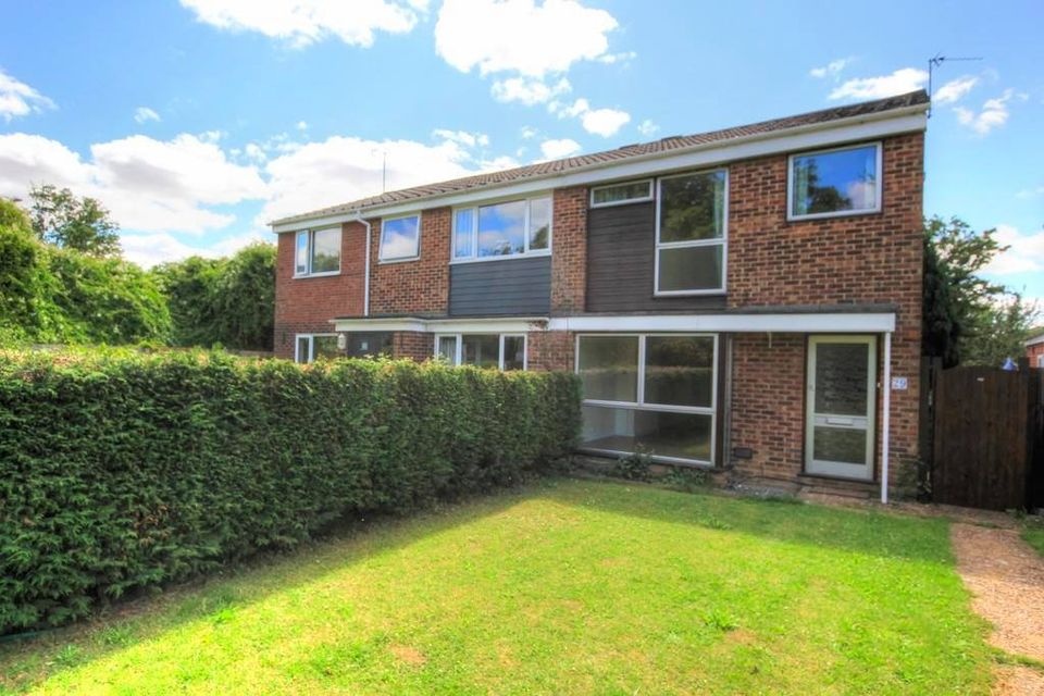 Histon, Cambridge 3 Bed SemiDetached House, Parlour Close, CB24 To