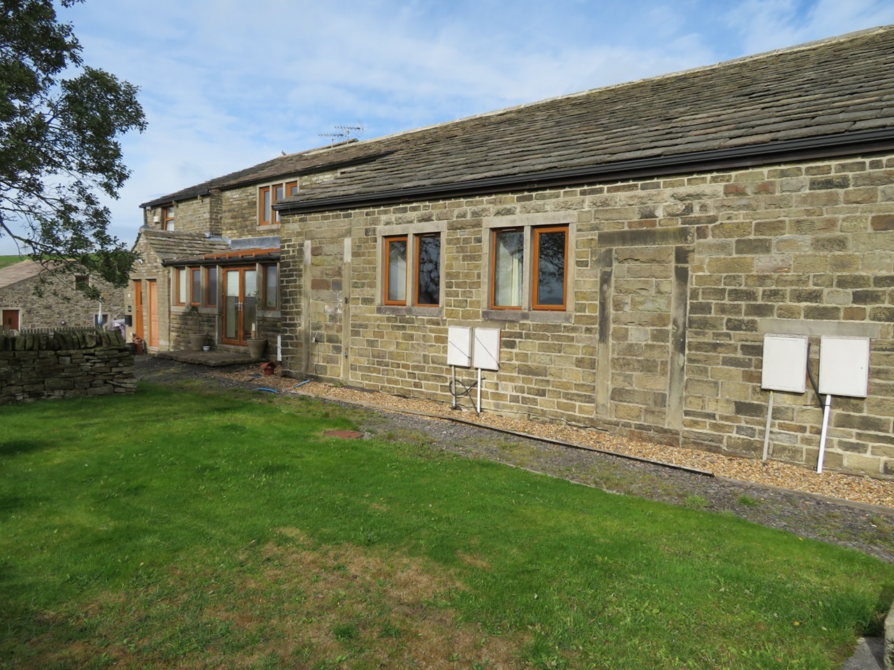 Bacup 2 Bed Terraced House, Todmorden Rd, OL13 To Rent Now for £795