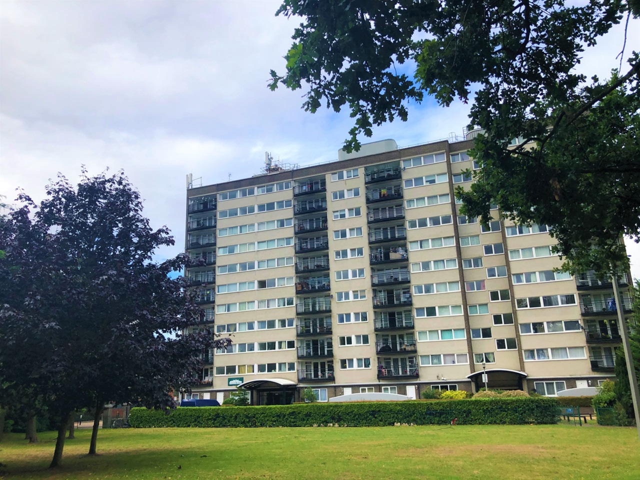 London 2 Bed Flat, Greenwich Heights Master Gunner Place, SE18 To