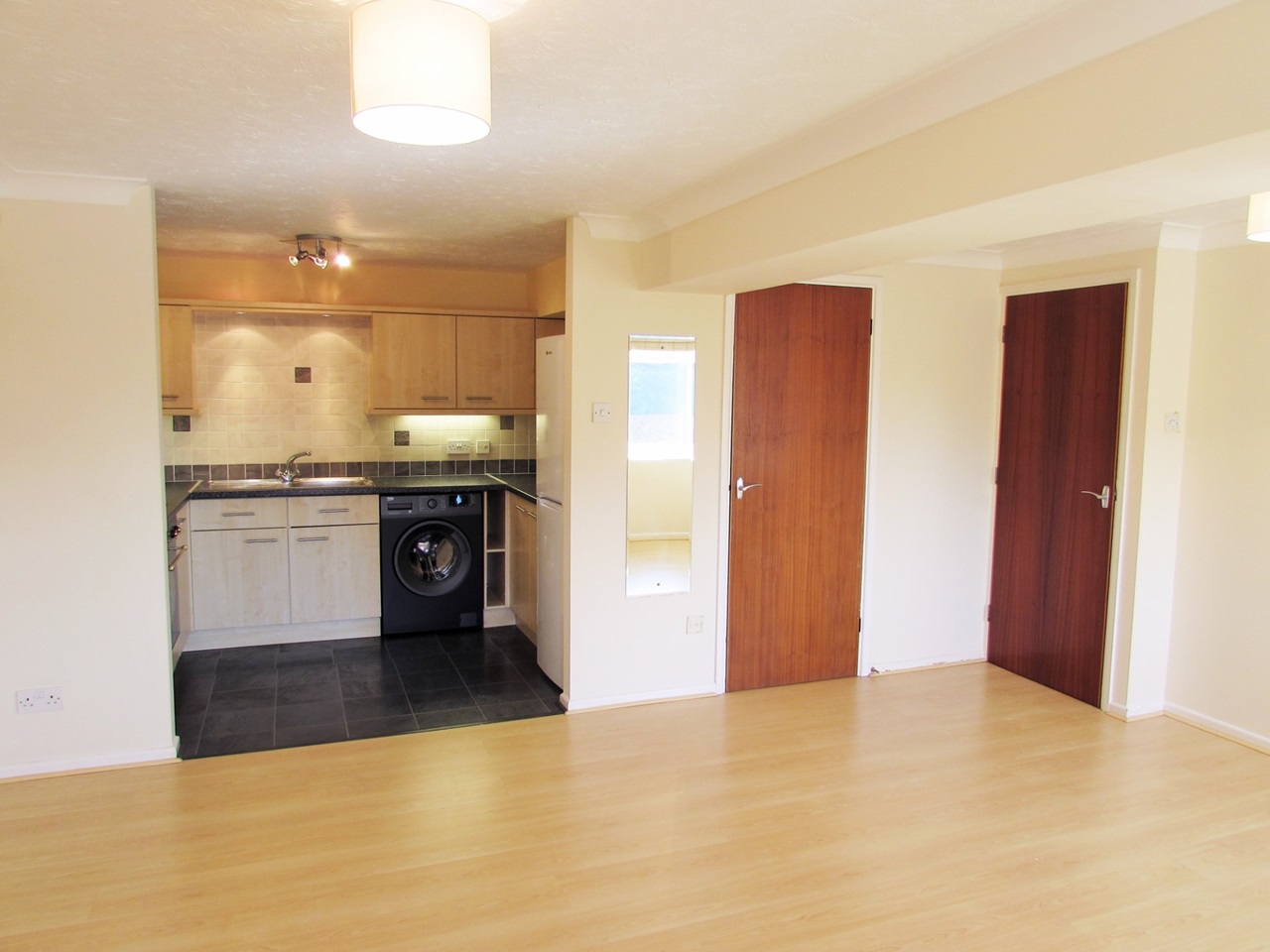 Oulton Broad 1 Bed Flat, Swonnells Court, NR32 To Rent Now for £725