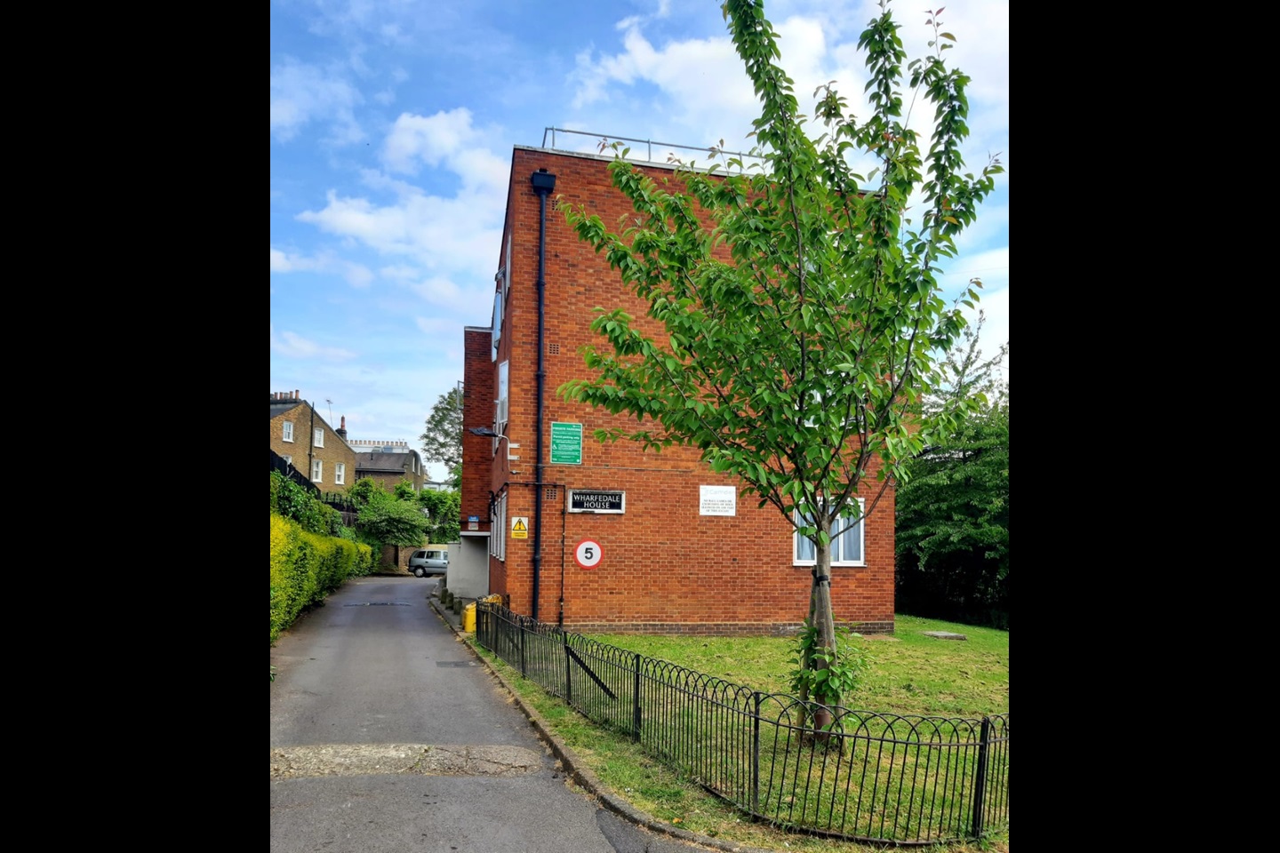 London Room in a Shared Flat, Wharfedale House, NW6 To Rent Now for