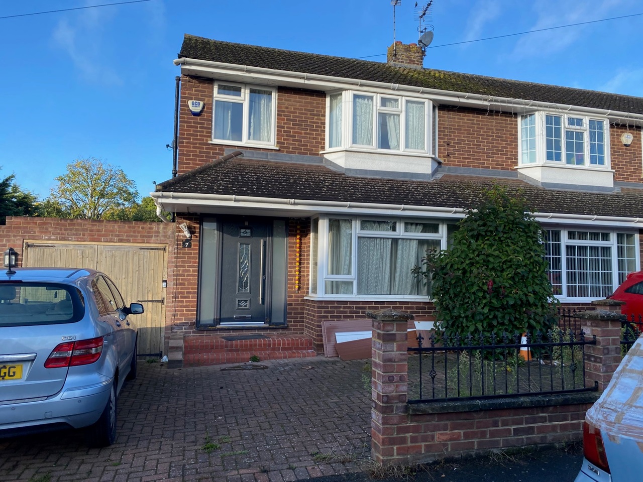 Burnham, Slough 3 Bed SemiDetached House, Opendale Road, SL1 To