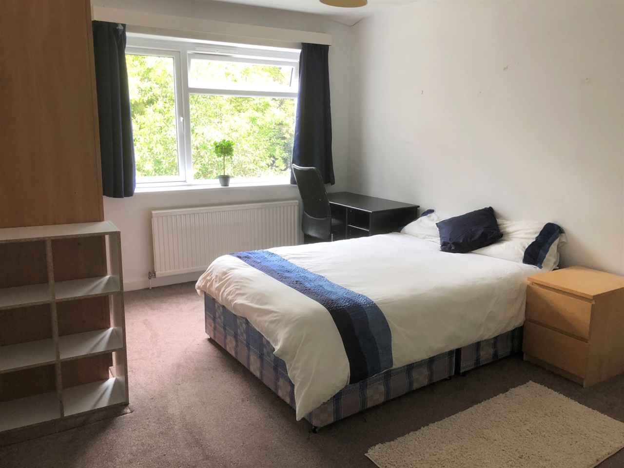 Surbiton 3 Bed Flat, Pendlebury Court, KT5 To Rent Now for £2,250.00 p/m