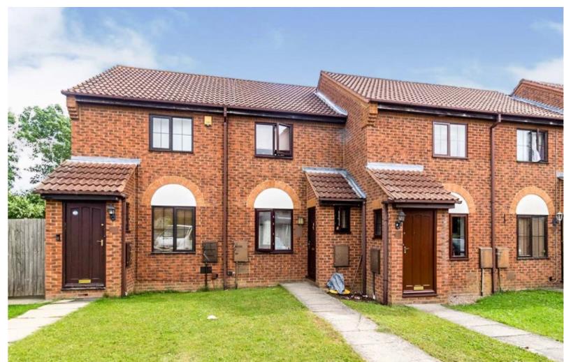 Emerson Valley, Milton Keynes 2 Bed Terraced House, Burholme, MK4
