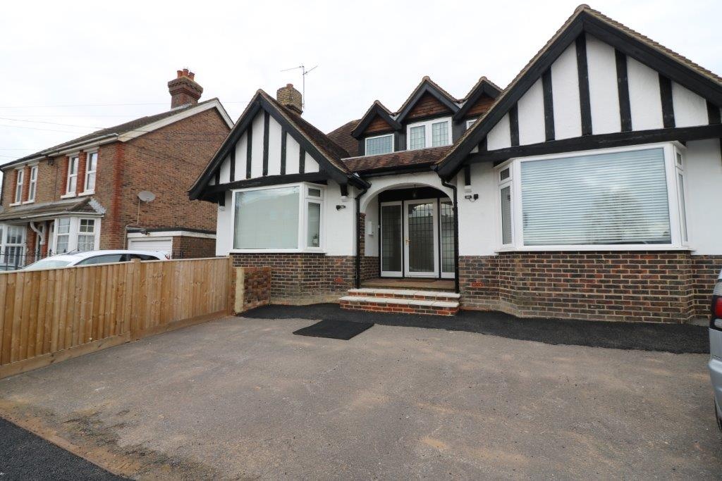 Haywards Heath Room in a Shared House, Franklynn Road, RH16 To Rent