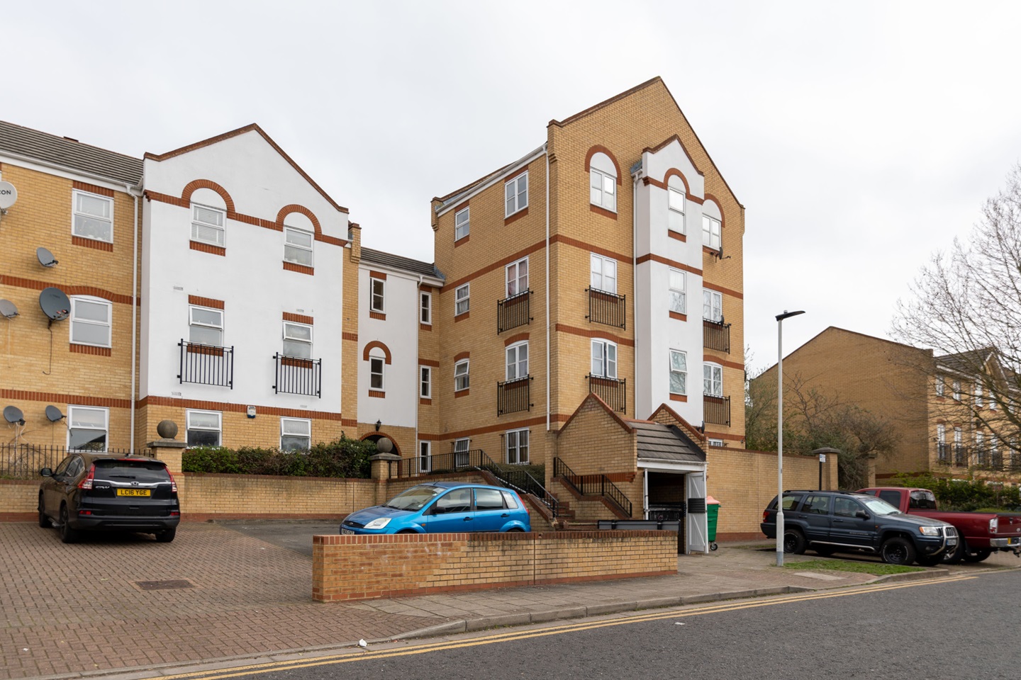 London 1 Bed Flat, Beckton, E6 To Rent Now for £1,175.00 p/m