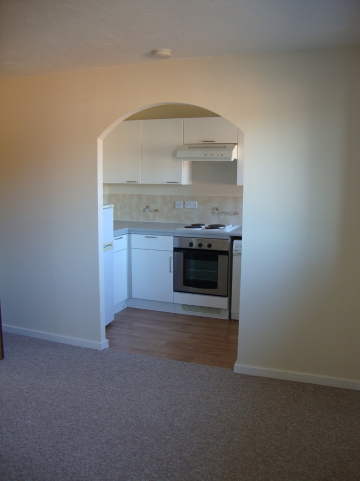 Laindon, Basildon 1 Bed Flat, Steepleview, SS15 To Rent Now for £995.00 p/m
