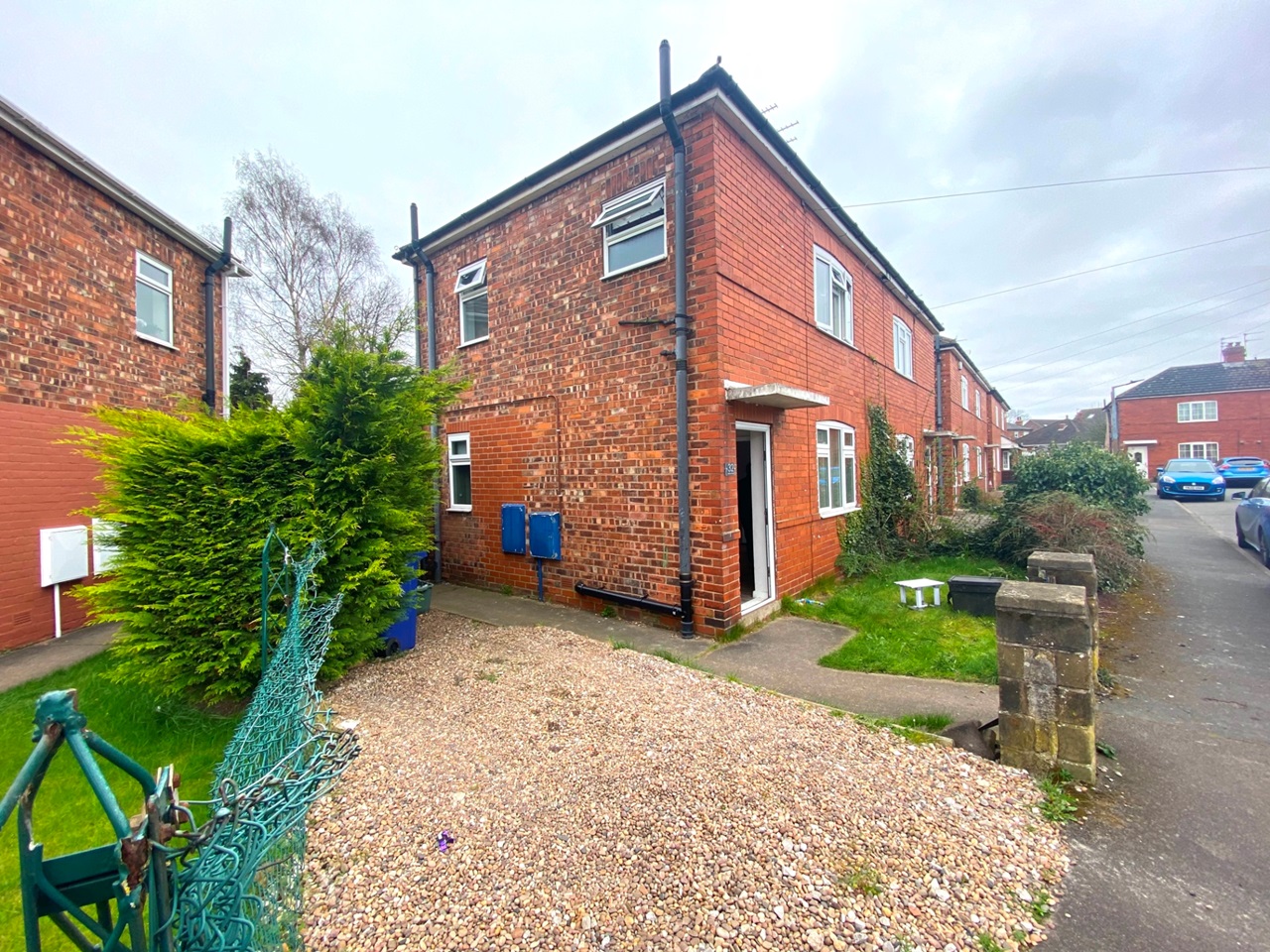 Thorne, Doncaster 2 Bed SemiDetached House, Millfield Road, DN8 To