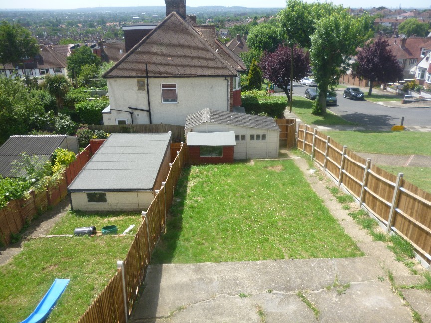 London 3 Bed End Terrace, Castlewood Drive, SE9 To Rent Now for £