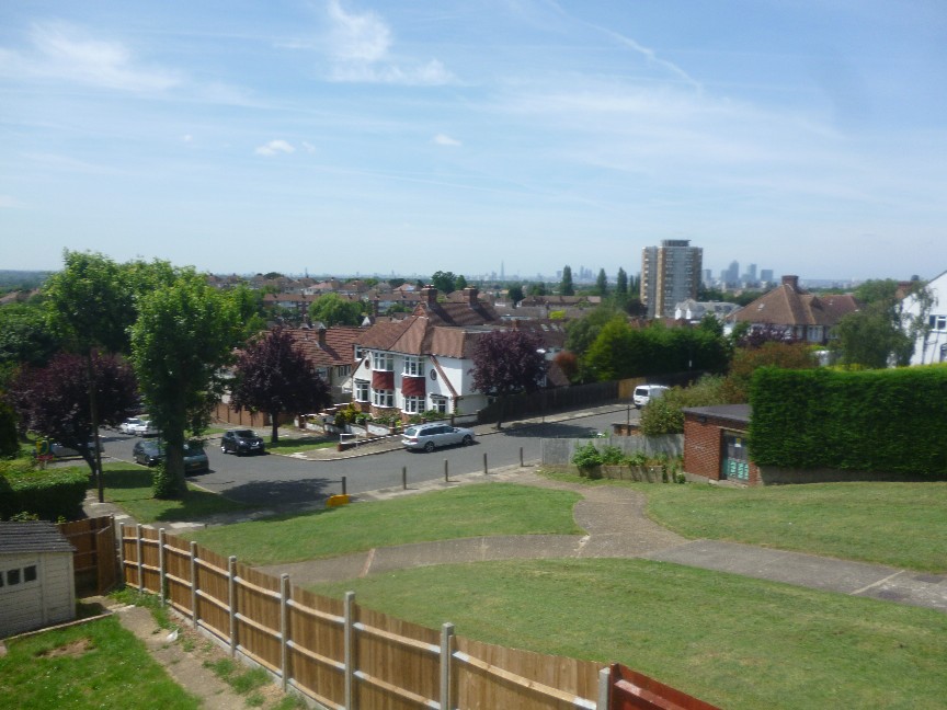 London 3 Bed End Terrace, Castlewood Drive, SE9 To Rent Now for £