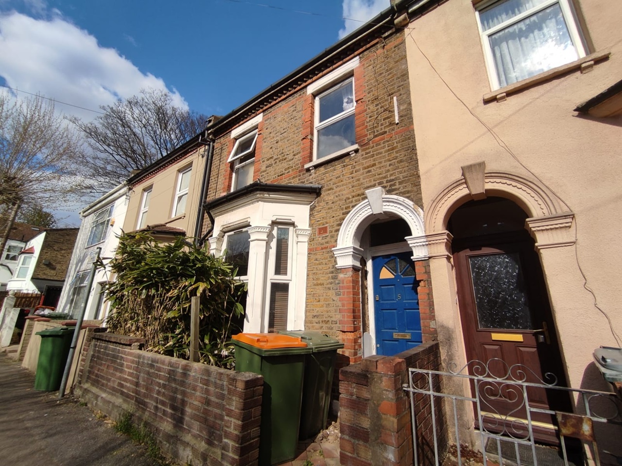 London 1 Bed Flat, Warwick Road, E15 To Rent Now for £1,250.00 p/m