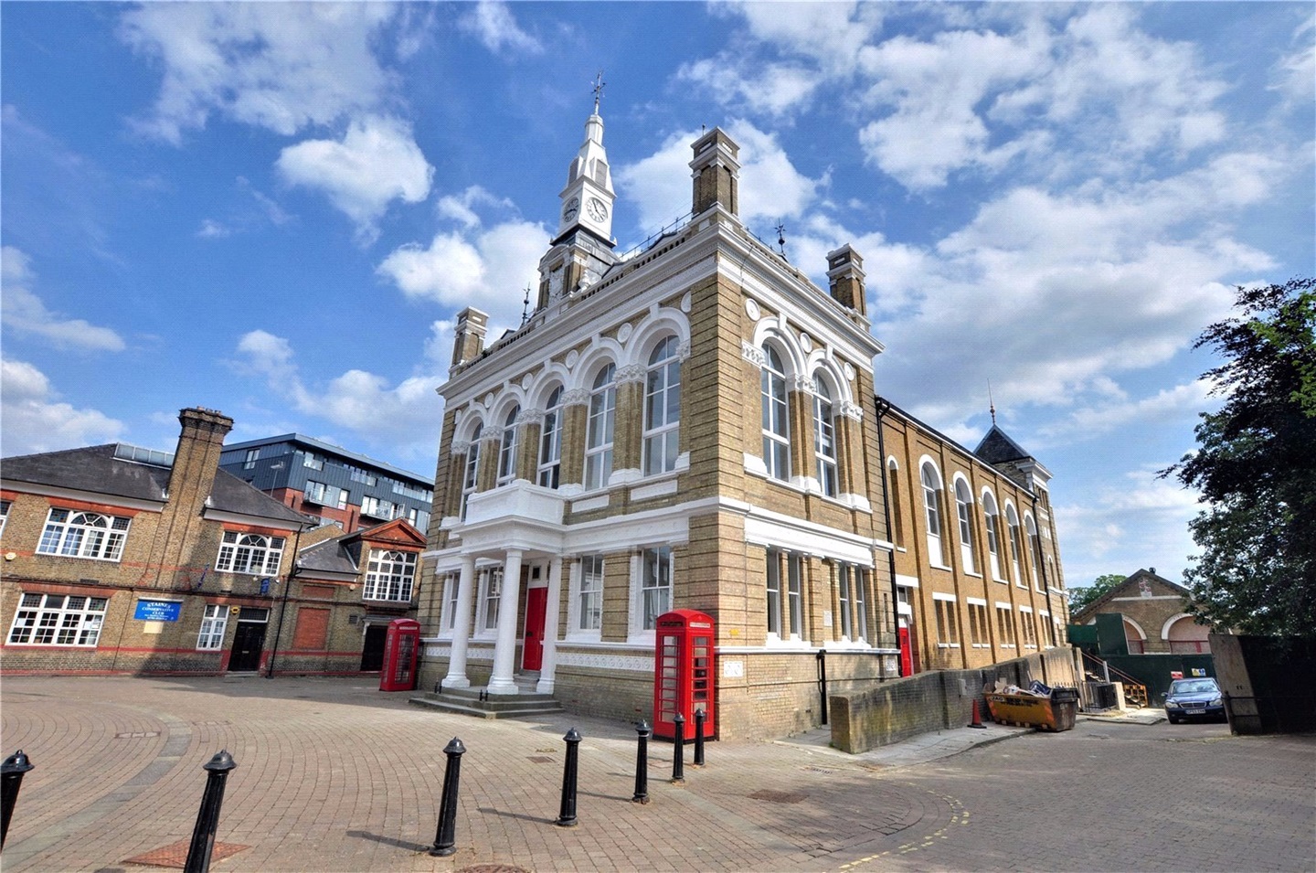 StainesUponThames 1 Bed Flat, Market Square, TW18 To Rent Now for