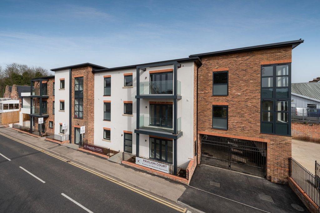 High 2 Bed Flat, Gordon Road, HP13 To Rent Now for £1,495.