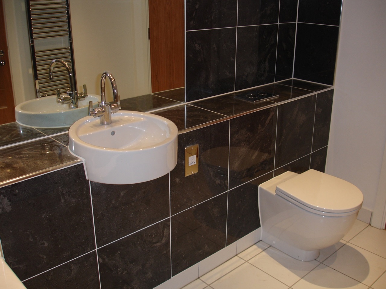 Drighlington, Bradford 2 Bed Flat, Cavendish Court, BD11 To Rent