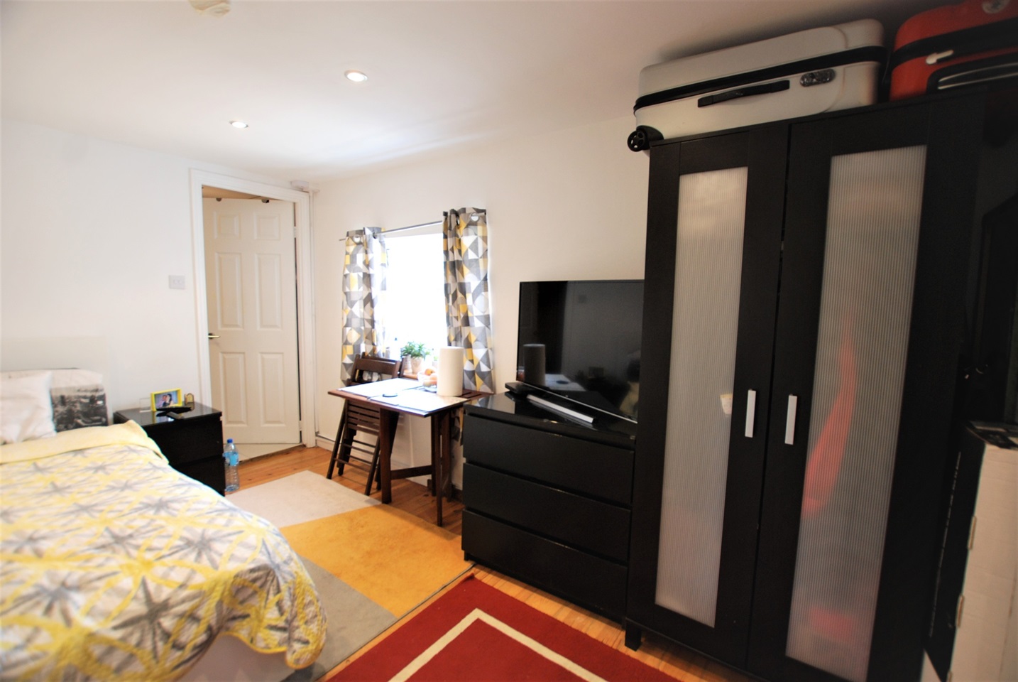 New Addington, Croydon Studio Flat, Overbury Crescent, CR0 To Rent