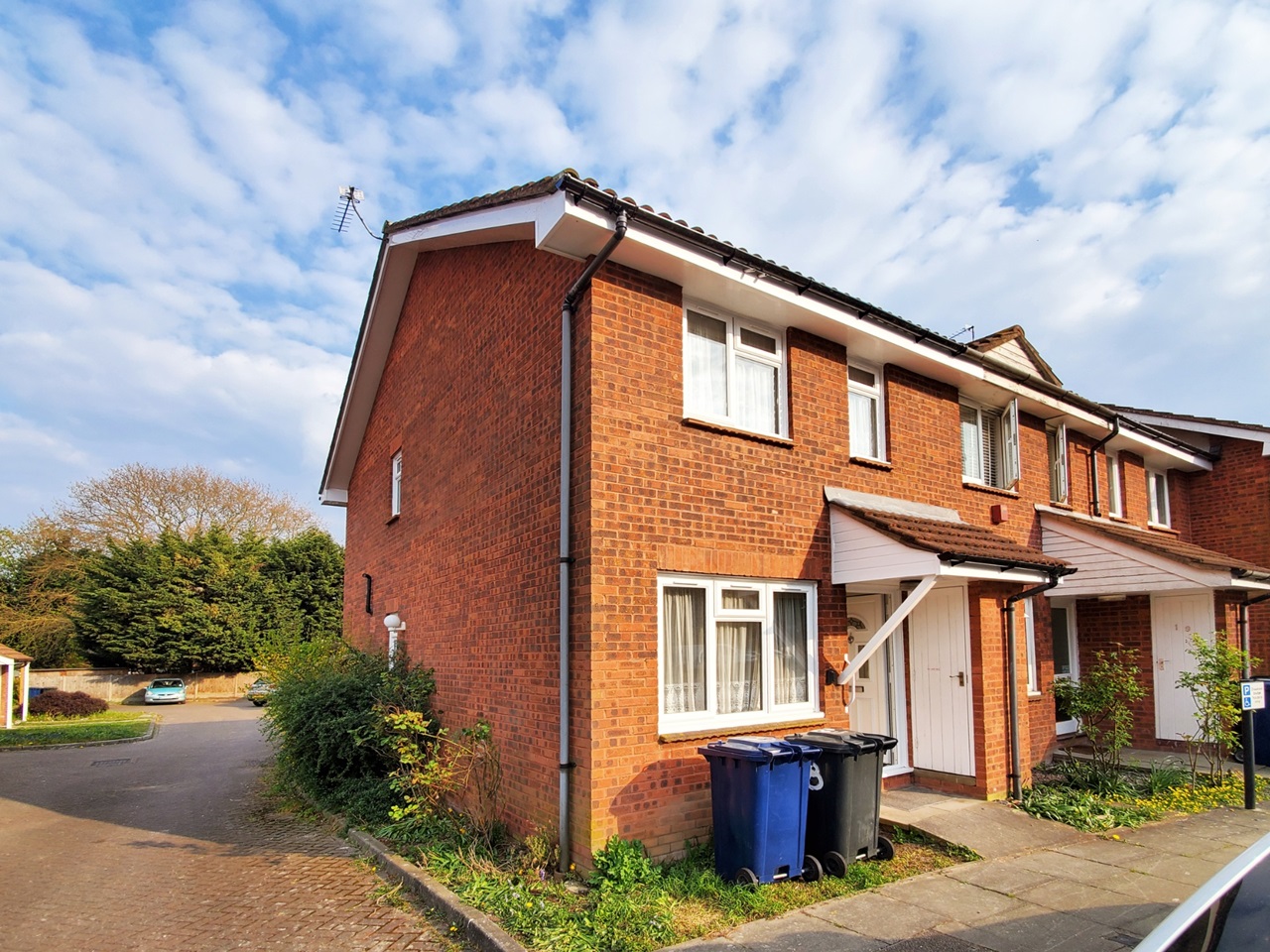 Northolt 2 Bed End Terrace, Vicarage Close, UB5 To Rent Now for £