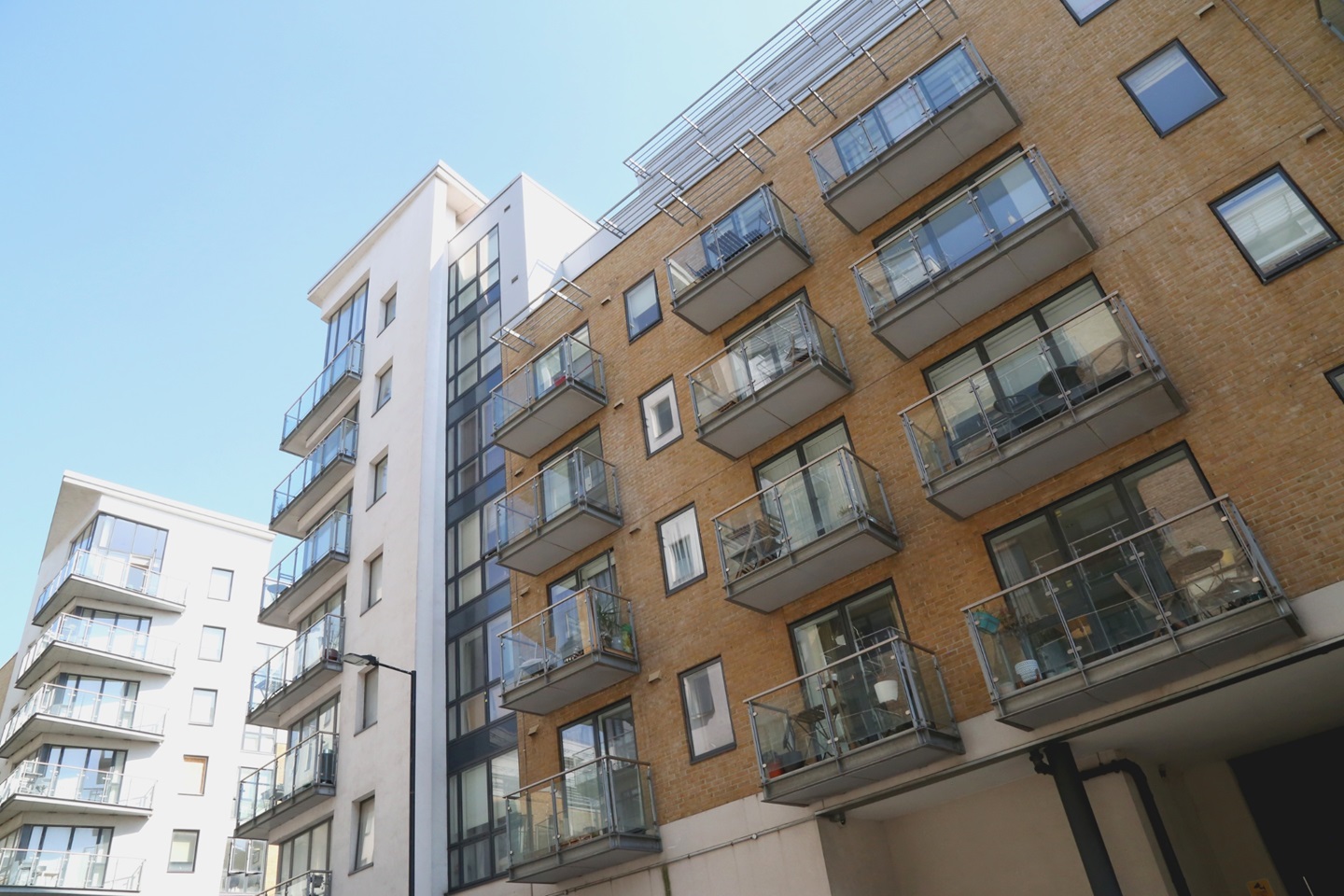 London Studio Flat, Caspian Wharf, E3 To Rent Now for £1,000.00 p/m