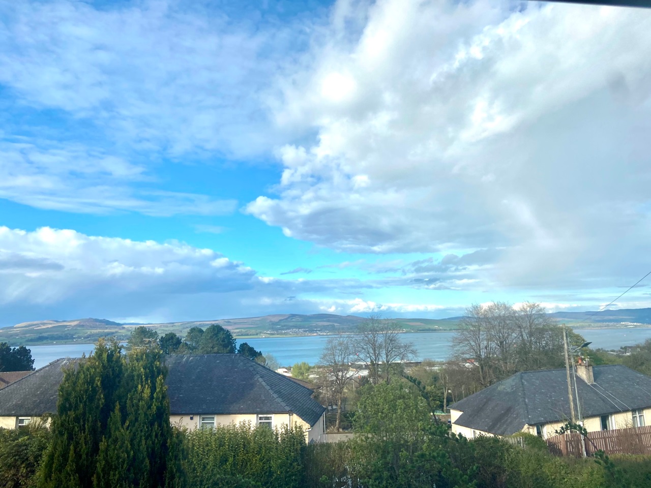 Port Glasgow 2 Bed Flat, Devol Avenue, PA14 To Rent Now for £425.00 p/m