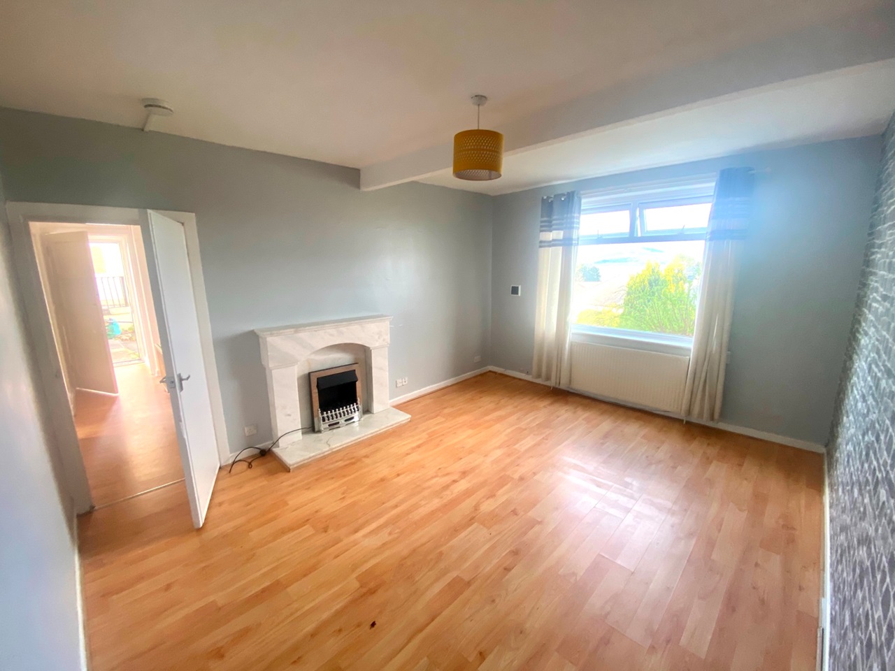 Port Glasgow 2 Bed Flat, Devol Avenue, PA14 To Rent Now for £425.00 p/m