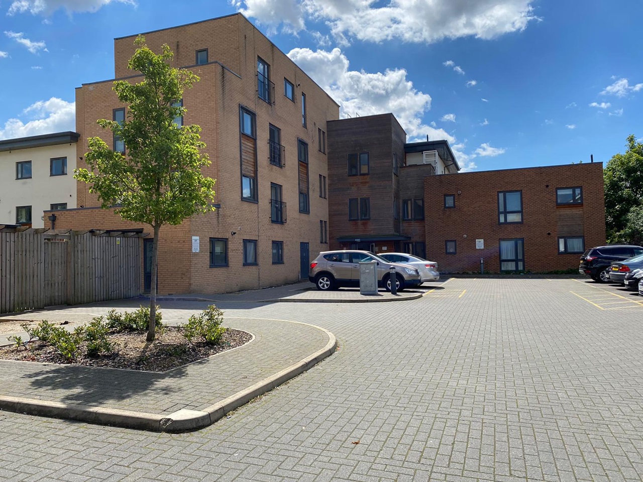 Hounslow 2 Bed Flat, Dewhurst Court, TW3 To Rent Now for £1,350.00 p/m