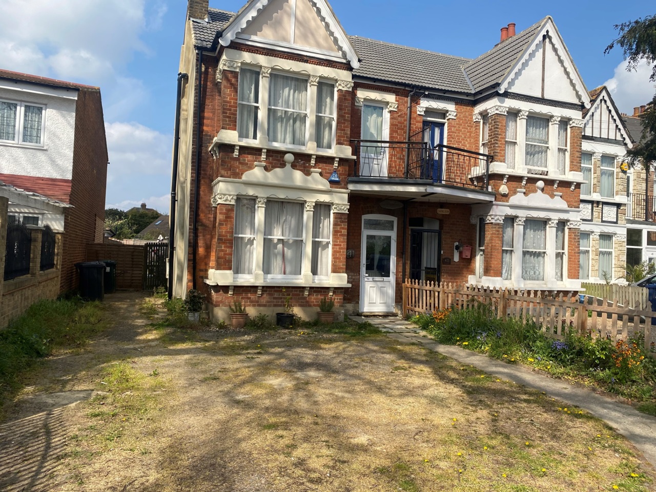 Southall 6 Bed SemiDetached House, Dormers Wells Lane, UB1 To Rent Now for £2,300.00 p/m