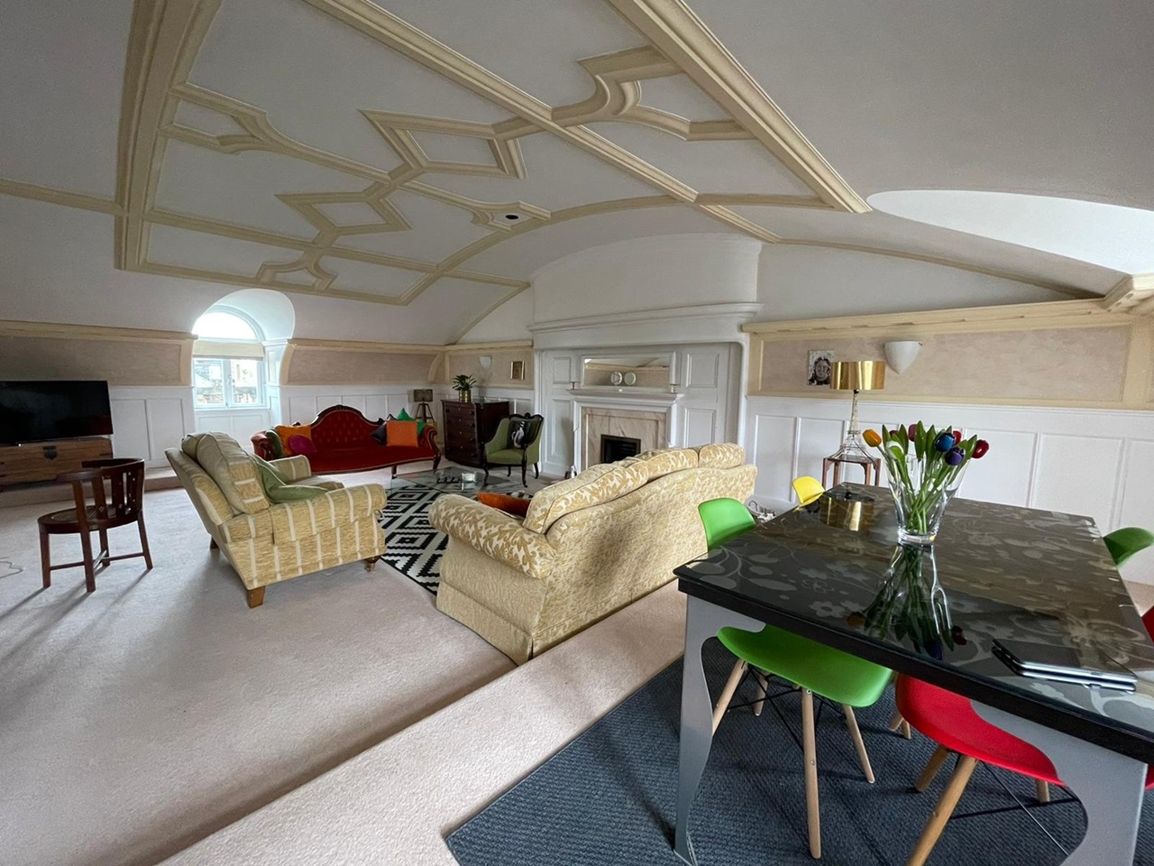 Glasgow 2 Bed Flat, Cleveden Crescent, G12 To Rent Now for £1,200.