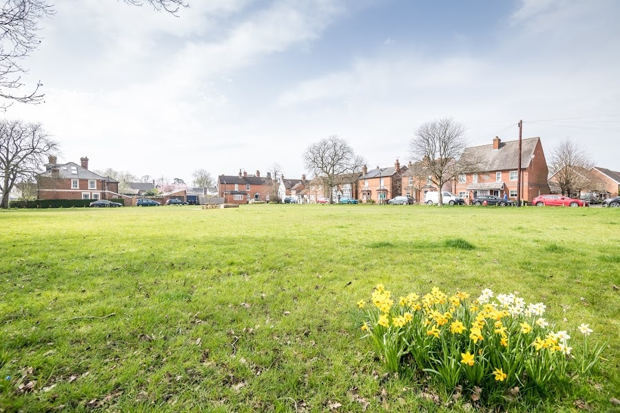 Hildenborough 1 Bed Bungalow, Mount Pleasant, TN11 To Rent Now for