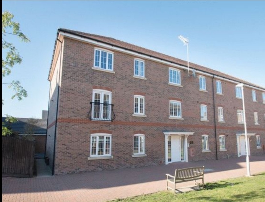 Tangmere, Chichester 2 Bed Flat, The Boulevard, PO20 To Rent Now