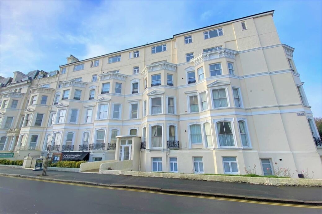 Folkestone 3 Bed Flat, Leaside Court, CT20 To Rent Now for £1,200.