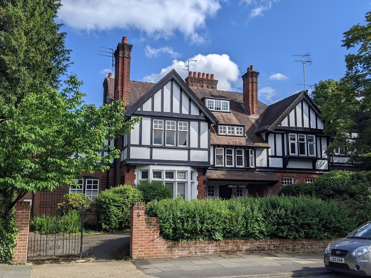 Surbiton Studio Flat, Shelley Court, KT6 To Rent Now for £1,200.00 p/m