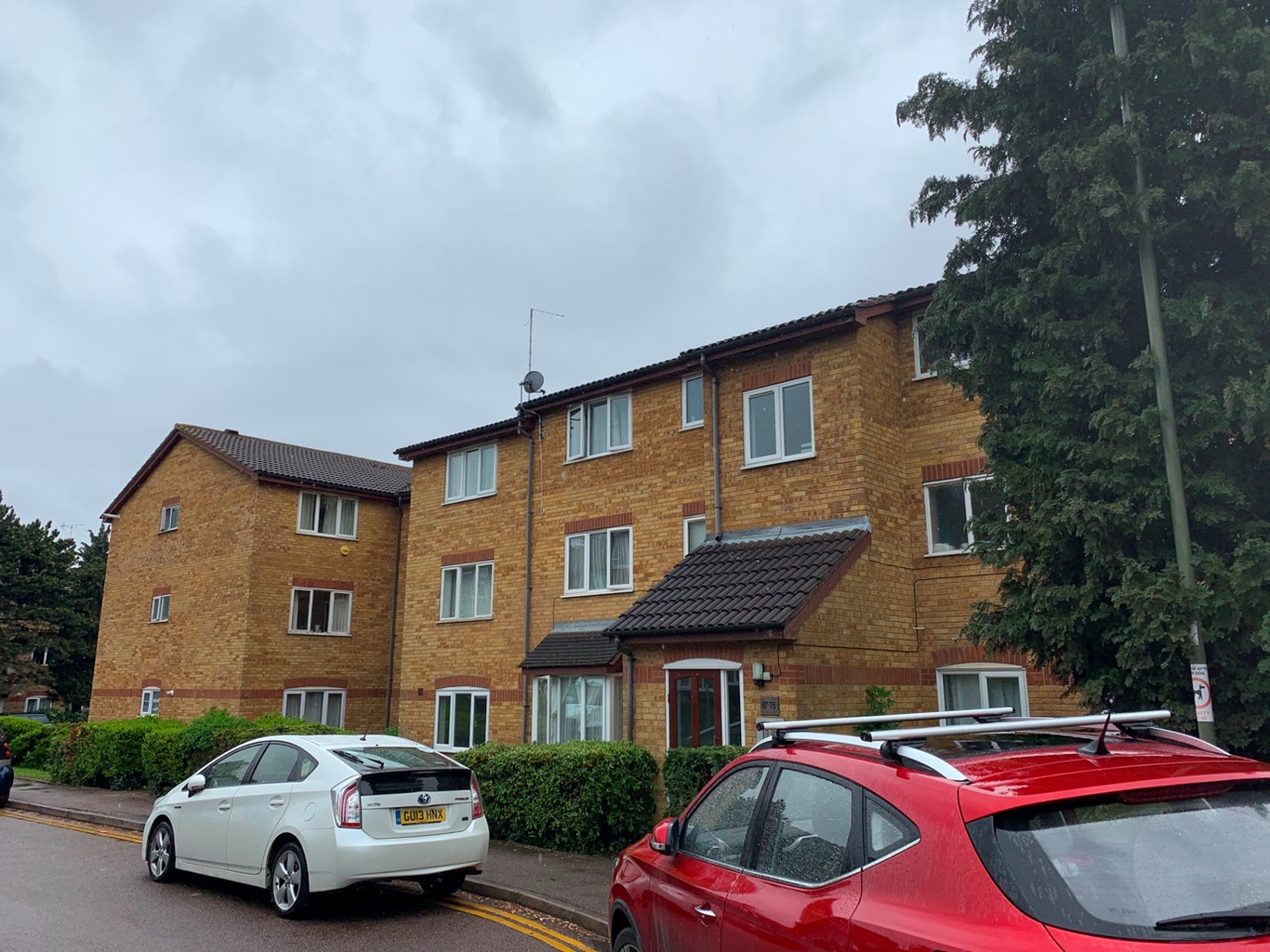 London 2 Bed Flat, Laburnum Close, N11 To Rent Now for £1,275.00 p/m