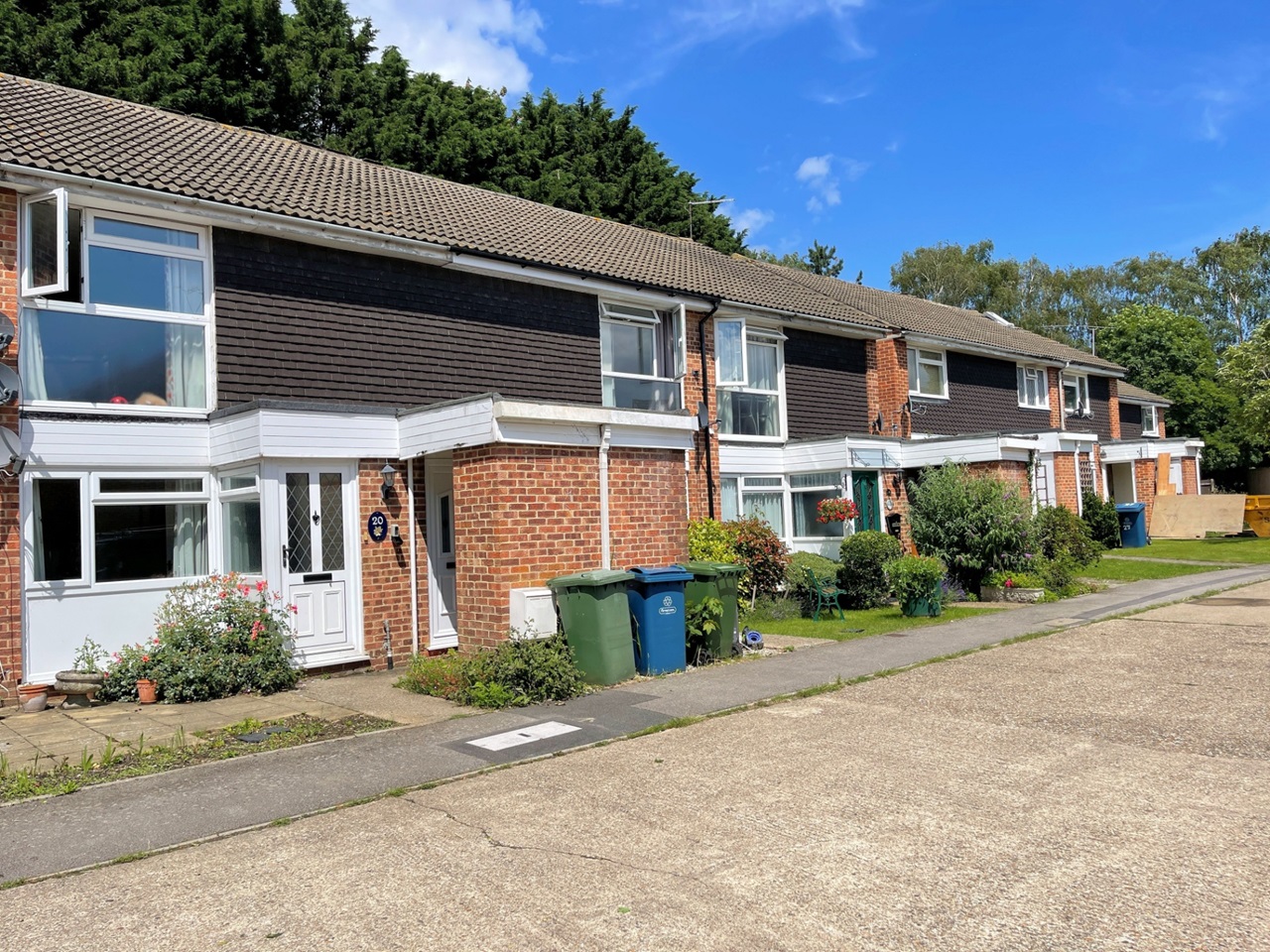 Hatch End, Pinner 1 Bed Flat, Beeton Close, HA5 To Rent Now for £