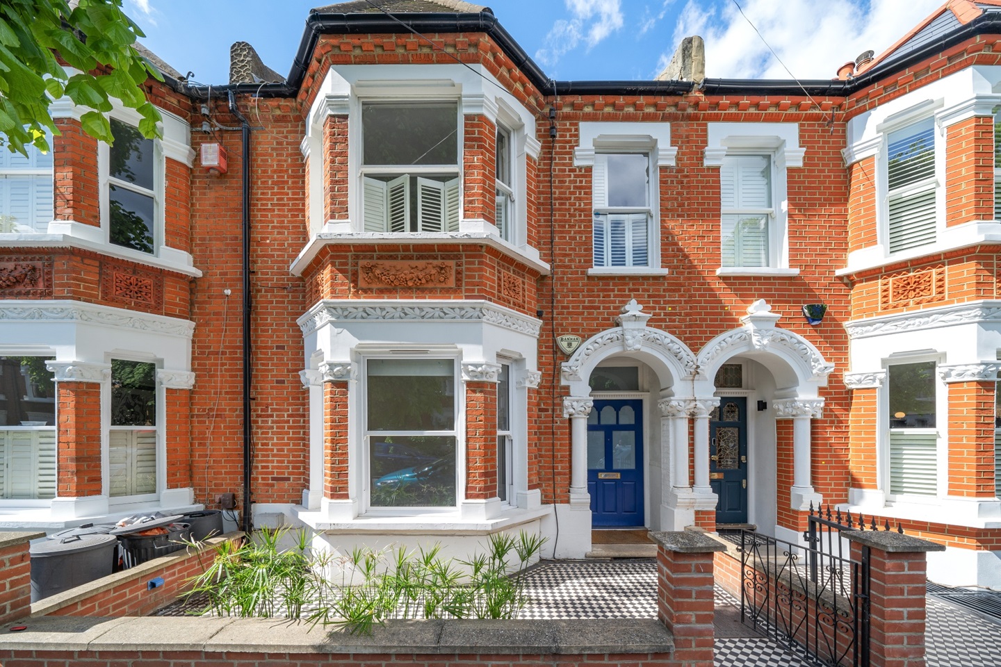 London 2 Bed Flat, Winsham Grove, SW11 To Rent Now for £2,450.00 p/m