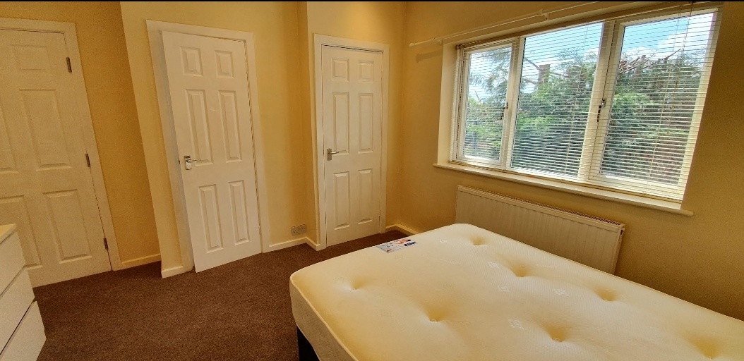 Leeds 1 Bed Flat, Alwoodley Lane, LS17 To Rent Now for £650.00 p/m